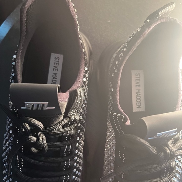 Steve Madden Phantom Rhinestone Wedge Platform Retro Sneakers - Picture 3 of 6